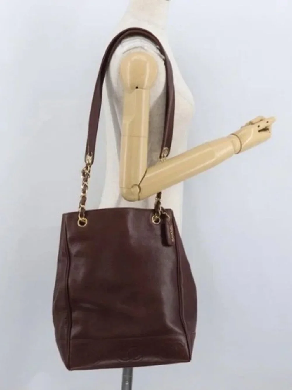 CHANEL Shoulder Bag Grained Calf Skin Brown Gold CC Auth bs33895